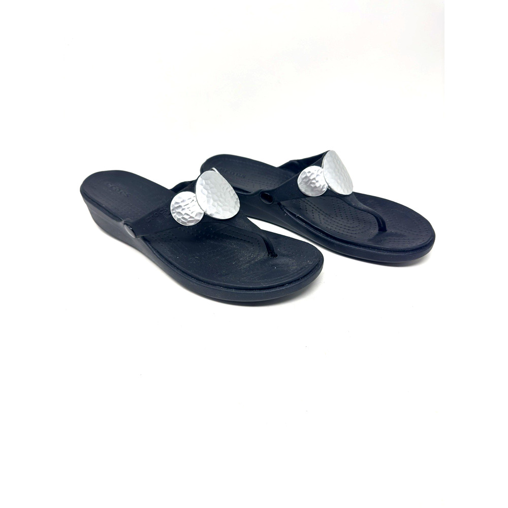 Crocs Sandals Size 11 Black Sanrah Hammered Silver Disc Thongs